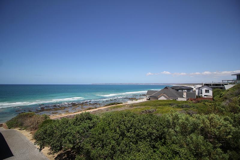 8 Bedroom Property for Sale in Reebok Western Cape
